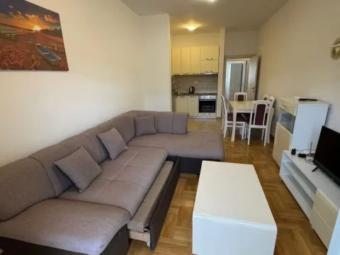 Izdavanje, dvosoban stan, 55m², Velji Vinogradi, Budva - image 17