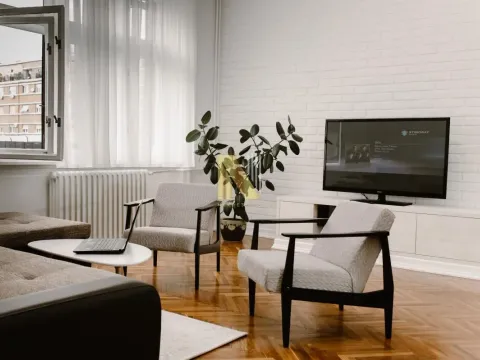 Izdavanje, dvosoban stan, 73m2, Centar, Novi Sad Izdavanje, dvosoban stan, 73m2, Centar, Novi Sad