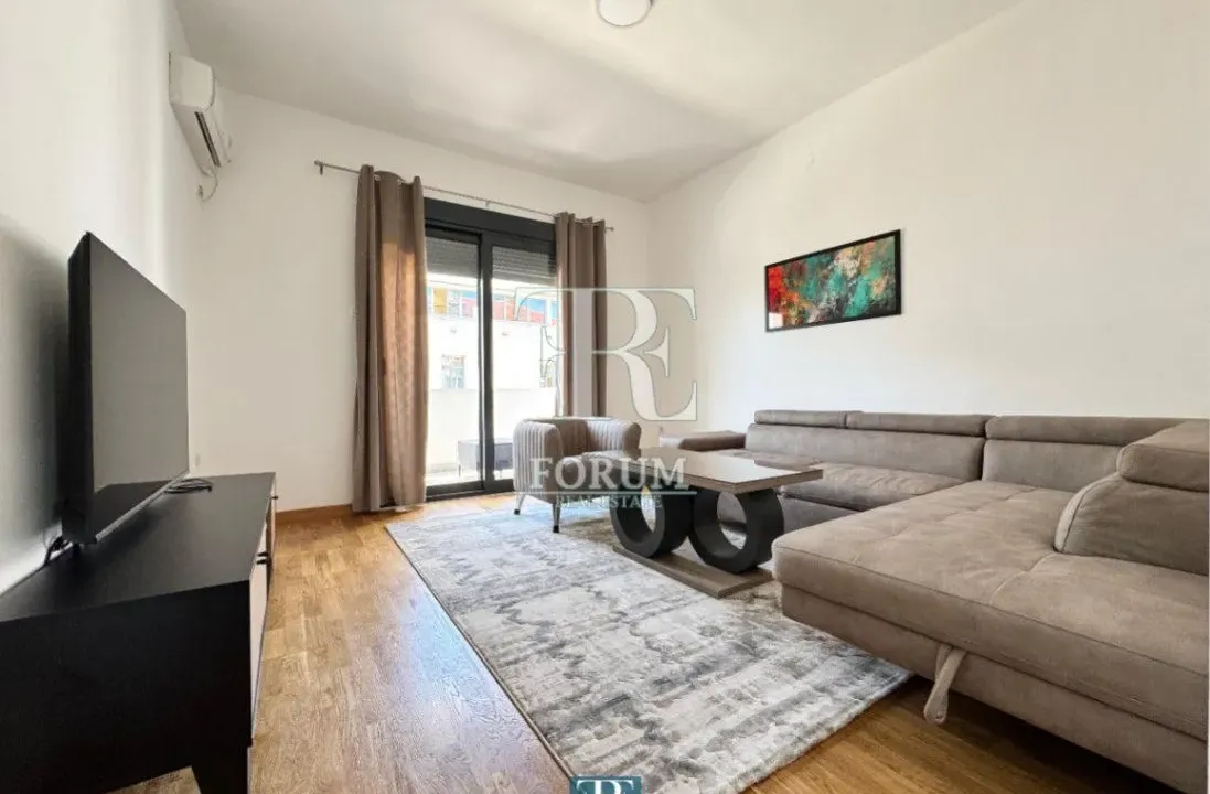 Izdavanje, jednosoban stan, 70m², Centar, Podgorica