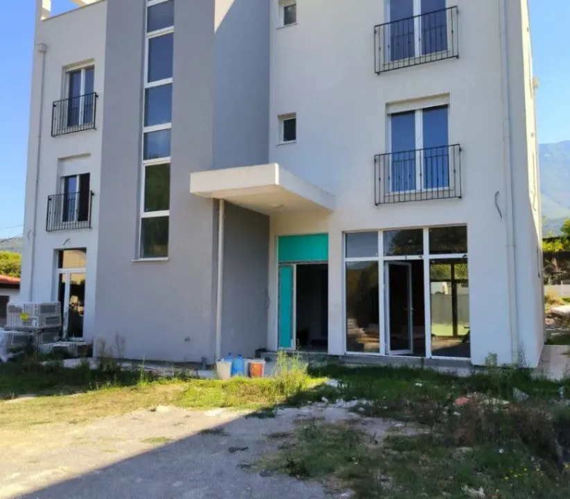 Rent, office space, 115m², Radanovići, Kotor