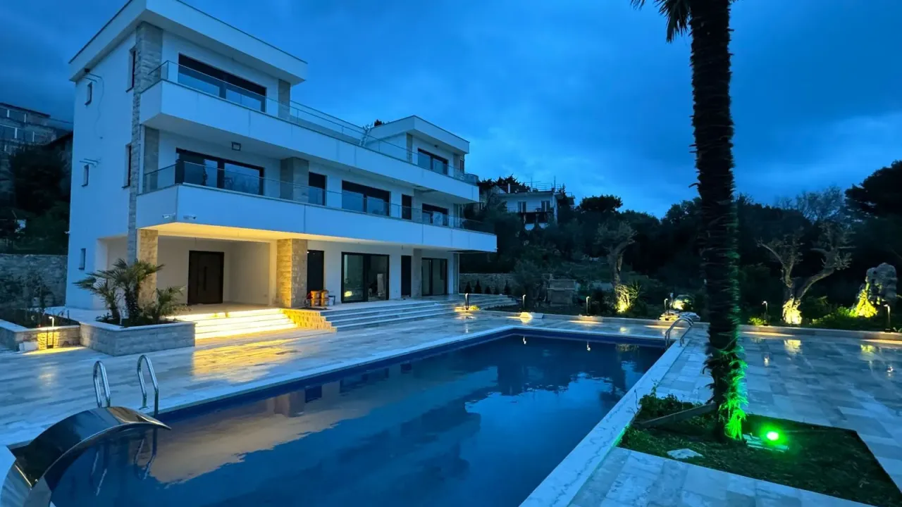 Prodaja, kuća, 450m², Bar, Crna Gora