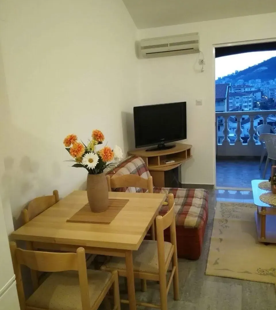 Rent, studio apartment, 27m², Lazi, Budva