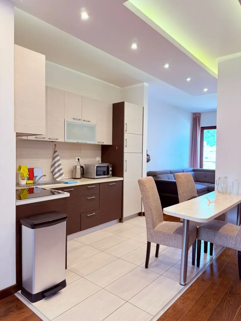 Rent, two bedroom apartment, 77m², Velji Vinogradi, Budva