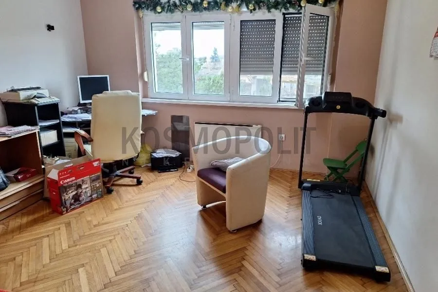 Prodaja, trosoban stan, 83m², Centar, Pančevo