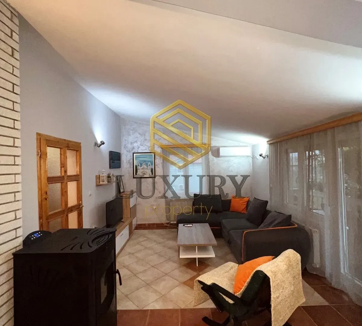 Izdavanje, trosoban stan, 130m², Zabjelo, Podgorica