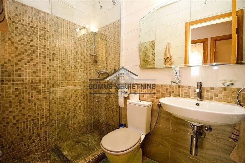 Sale, three bedroom apartment, 82m², Blok 5, Podgorica