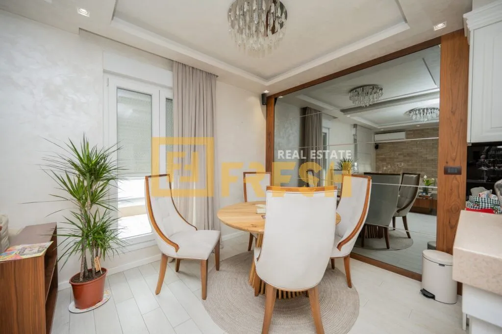 Prodaja, trosoban stan, 180m², City Kvart, Podgorica