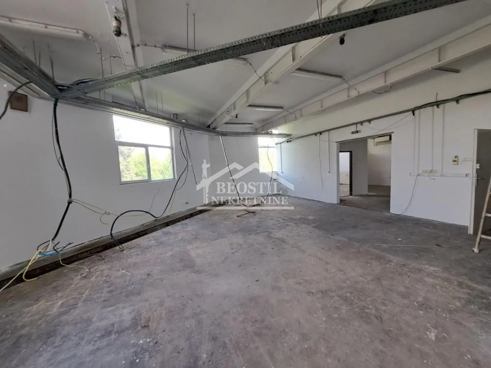 Rent, office space, 701m², Batajnica, Beograd