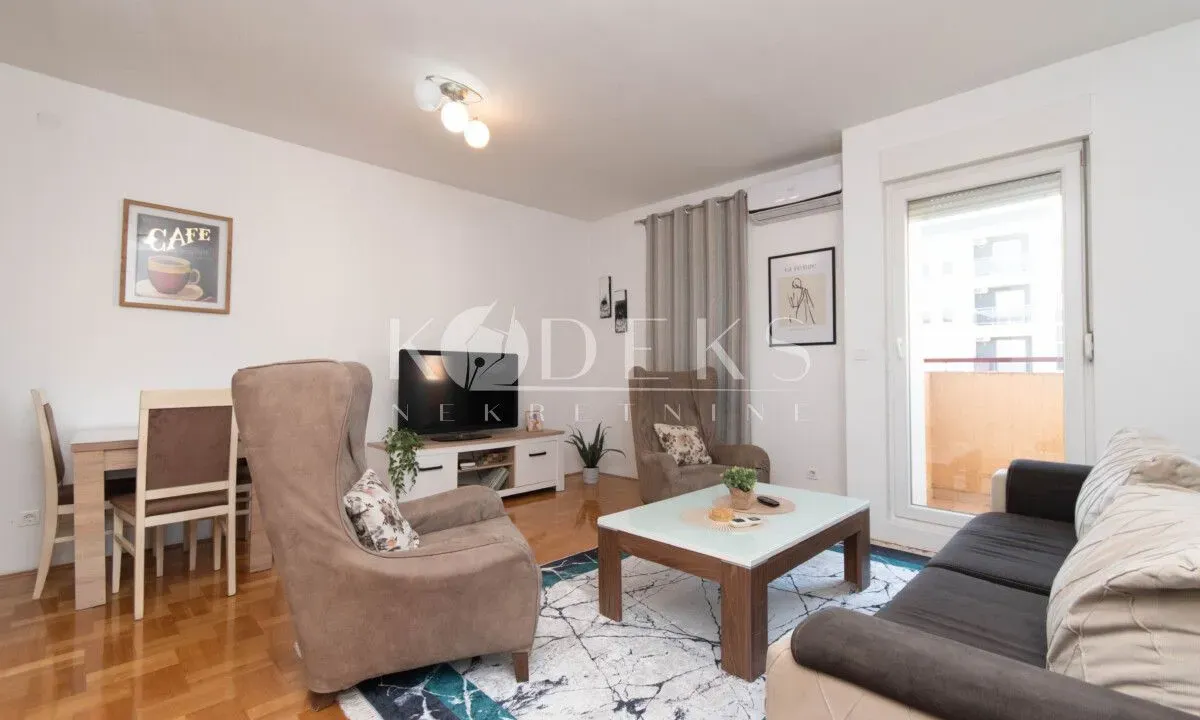 Izdavanje, dvosoban stan, 99m², Tuški Put, Podgorica