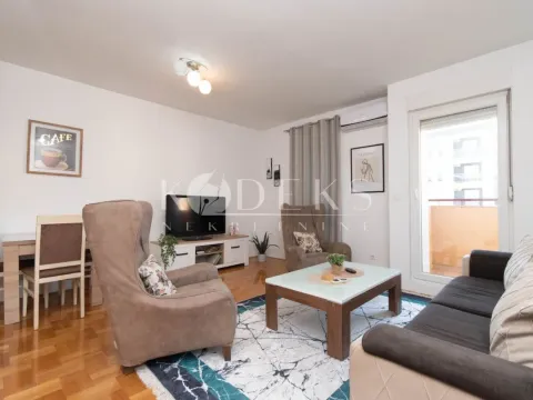 Izdavanje, dvosoban stan, 99m², Tuški Put, Podgorica - image 1