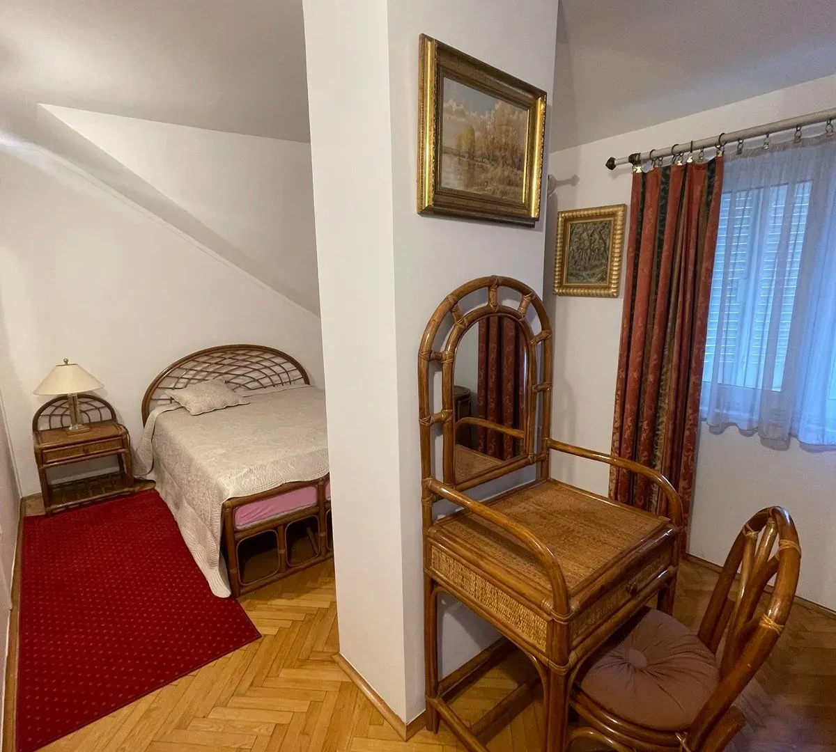 Izdavanje, kuća, 300m², Vračar Sve Podlokacije, Beograd