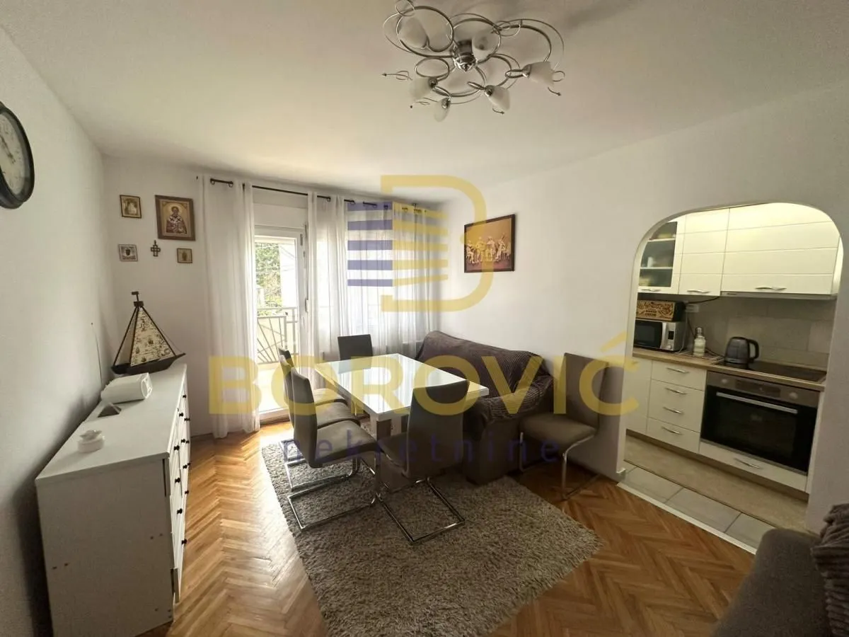 Izdavanje, trosoban stan, 106m², Brace Jerković, Voždovac Sve Podlokacije