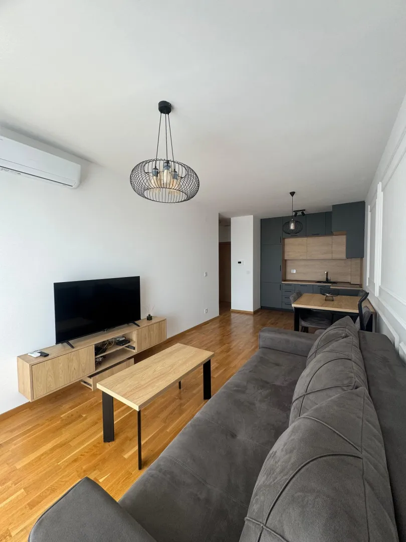 Rent, one bedroom apartment, 44m², Bečići, Budva