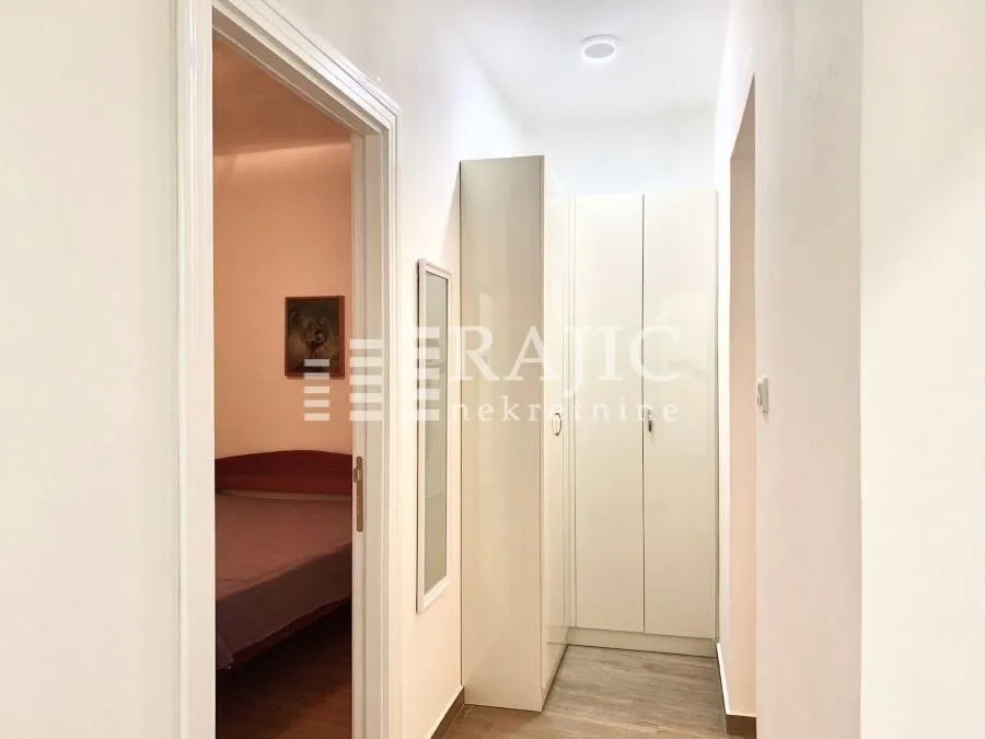 Rent, three bedroom apartment, 70m², Stari Grad, Beograd