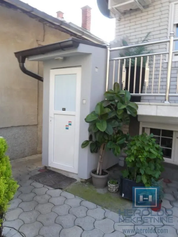 Prodaja, kuća, 380m², Pivara, Jagodina