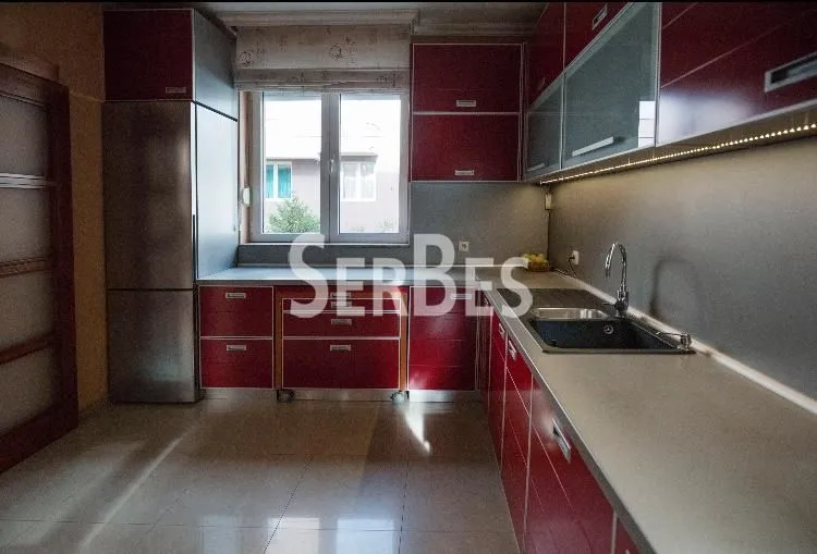 Sale, house, 300m², Betanija, Novi Sad Sve Podlokacije
