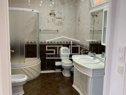 Izdavanje, kuća, 480m², Stari Grad, Beograd - image 19