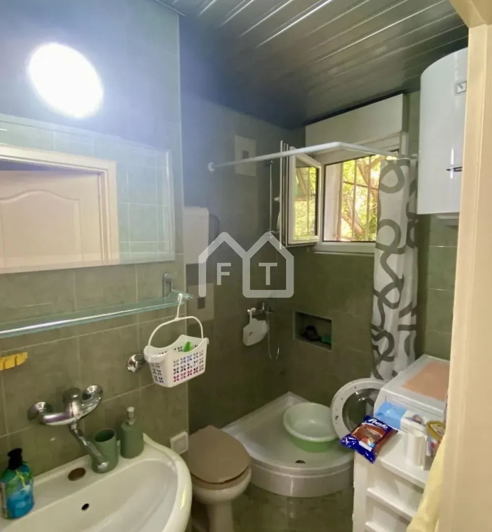 Izdavanje, trosoban stan, 60m², Cvetkova Pijaca, Zvezdara Sve Podlokacije