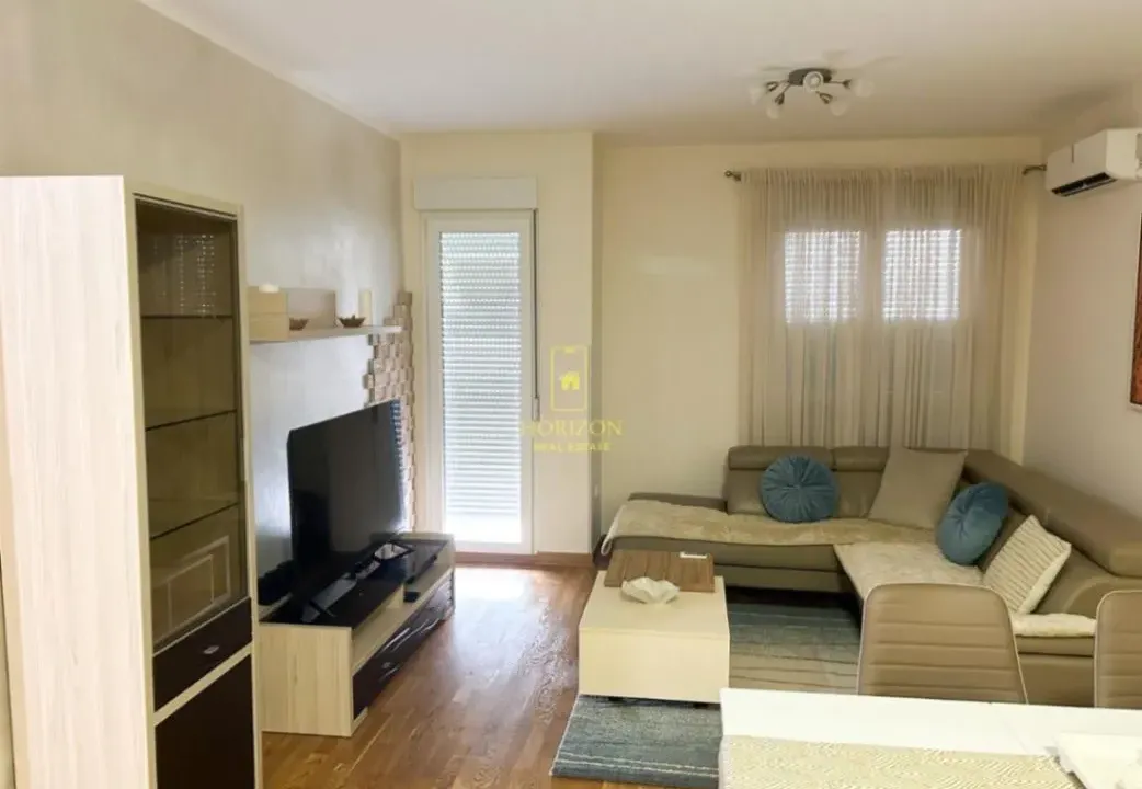 Izdavanje, dvosoban stan, 65m², City Kvart, Podgorica