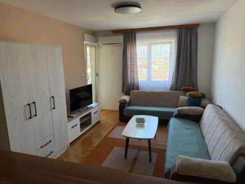 Izdavanje, jednosoban stan, 49m², Stari Aerodrom, Podgorica - image 9