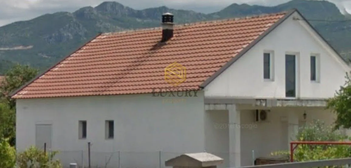 Prodaja, kuća, 250m², Murtovina, Podgorica