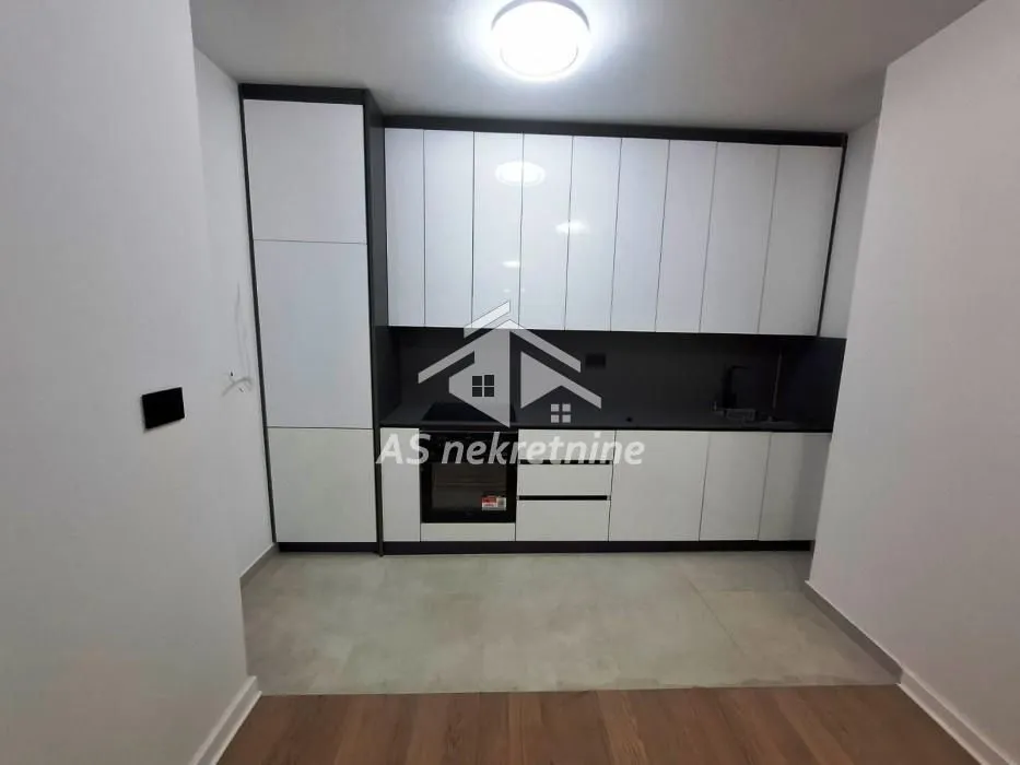 Izdavanje, trosoban stan, 72m², Crveni Krst, Beograd