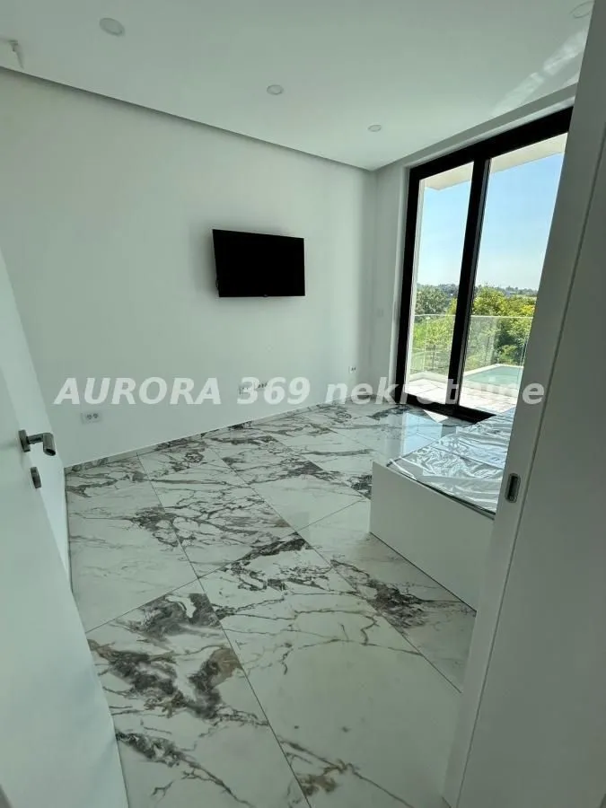 Izdavanje, kuća, 180m², Tatarsko brdo, Petrovaradin