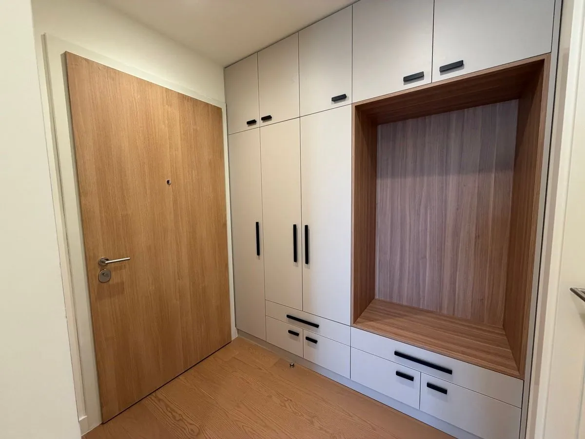 Izdavanje, trosoban stan, 79m², Beograd Na Vodi, Beograd