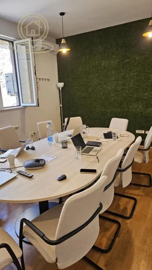 Izdavanje, poslovni prostor, 130m², Stari Grad, Beograd