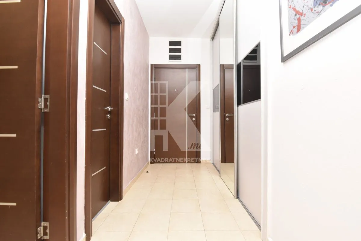 Izdavanje, dvosoban stan, 90m², Preko Morače, Podgorica