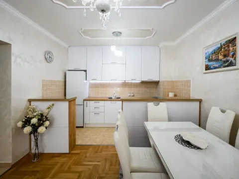 Rent, two bedroom apartment, 65m², Stari Aerodrom, Podgorica - image 3