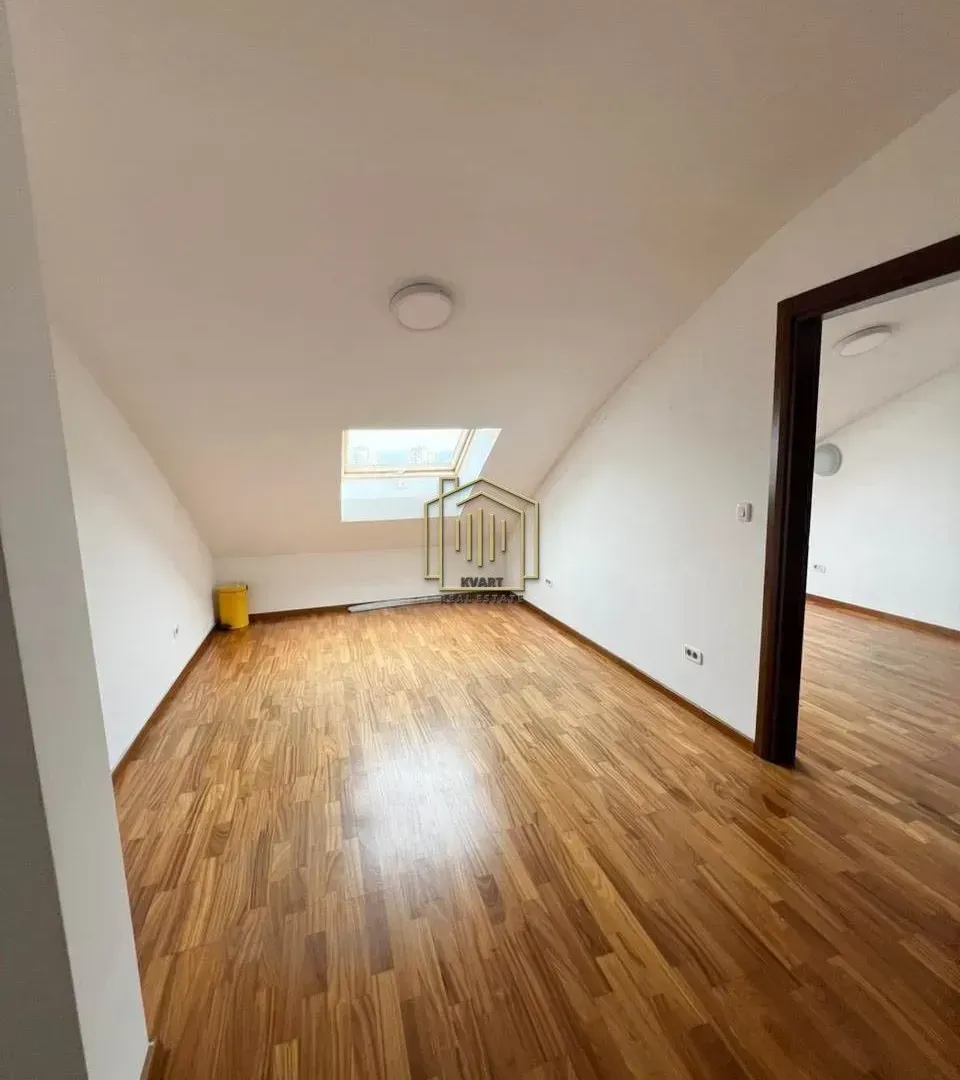 Prodaja, četvorosoban stan, 220m², Preko Morače, Podgorica