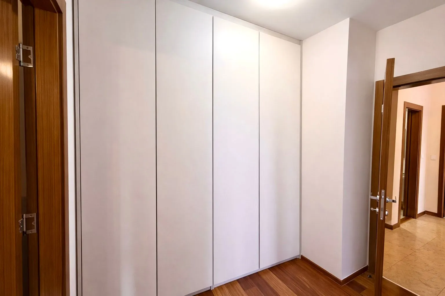 Izdavanje, dvosoban stan, 75m², Centar, Podgorica