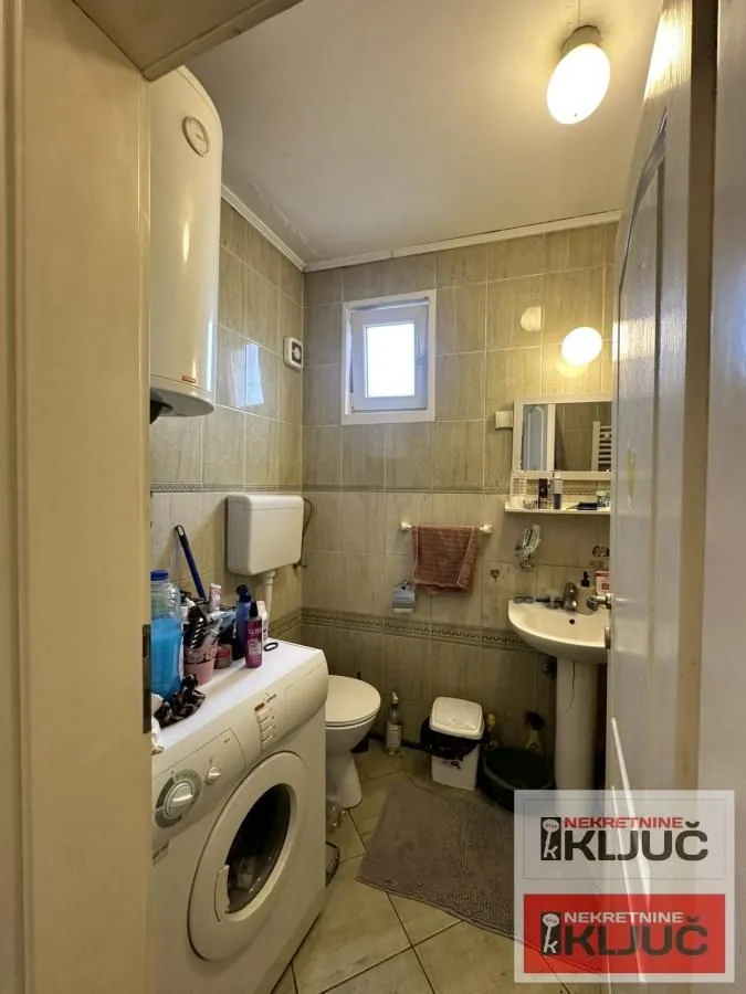 Prodaja, dvosoban stan, 61m², Salajka, Novi Sad Sve Podlokacije