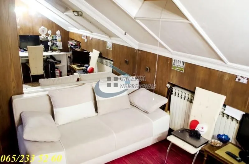 Sale, four bedroom apartment, 142m², Zemun Centar, Zemun Sve Podlokacije
