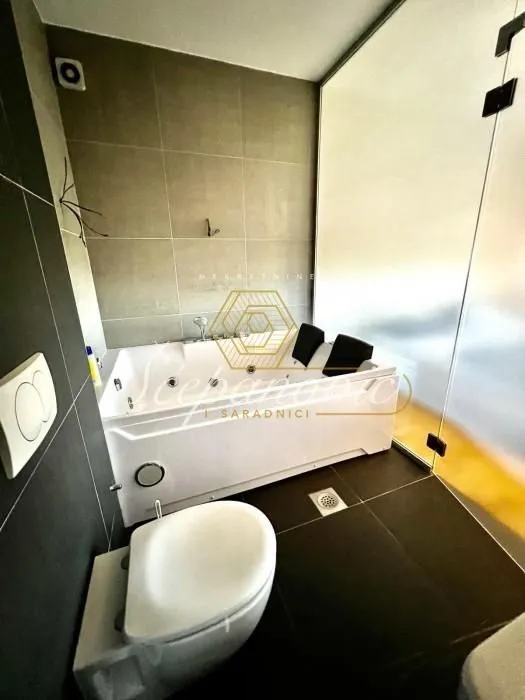 Prodaja, trosoban stan, 99m², Nova Detelinara, Novi Sad Sve Podlokacije