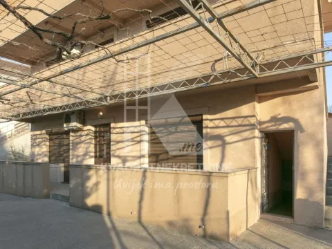 Sale, house, 330m², Zlatica, Podgorica - image 3