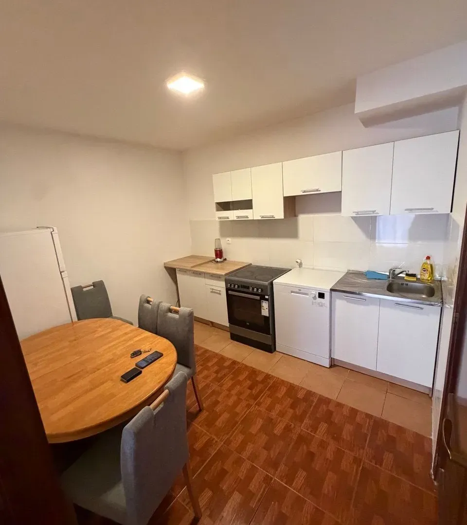 Rent, one bedroom apartment, 55m², Budva okolina, Budva