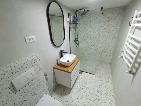 Izdavanje, kuća, 300m², Gorica C, Podgorica - image 10