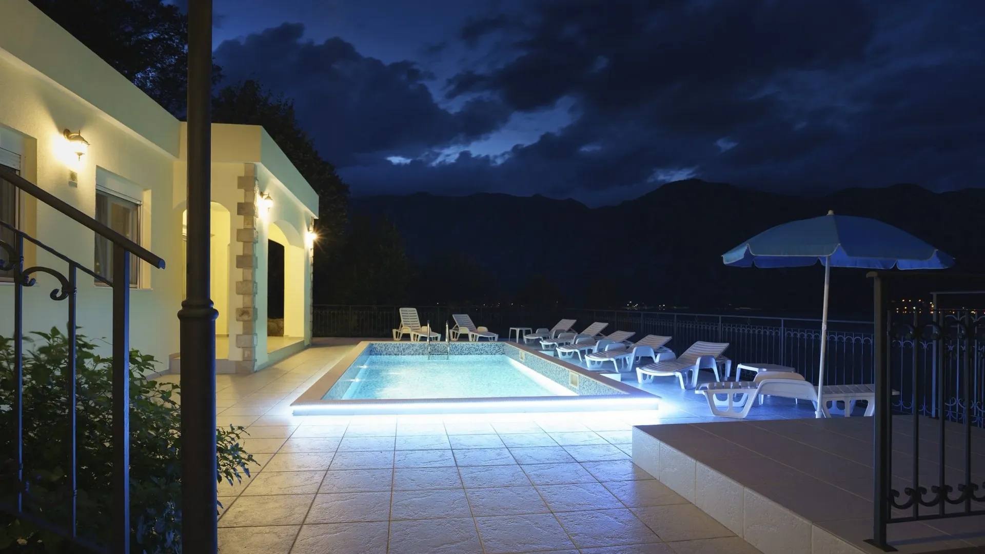 Sale, house, 358m², Kostanjica, Kotor