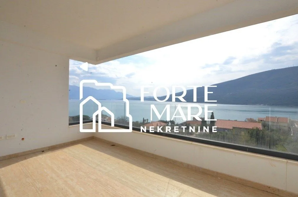 Sale, two bedroom apartment, 124m², Đenovići, Herceg Novi