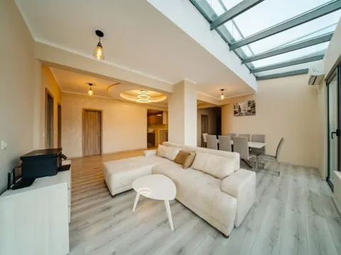 Prodaja, trosoban stan, 257m², Bečići, Budva - image 22