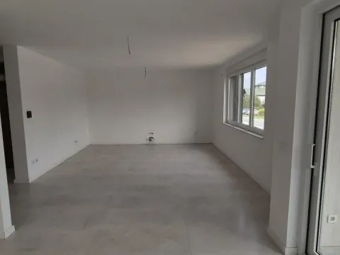 Prodaja, četvorosoban stan, 130m², Novo naselje, Novi Sad - image 8