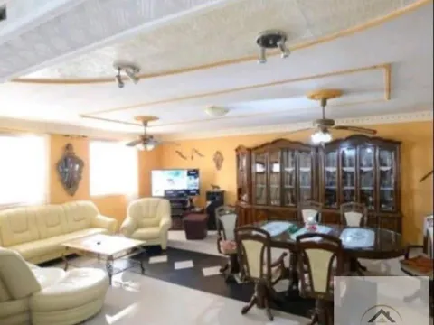 Sale, house, 420m², Ruma, Srbija