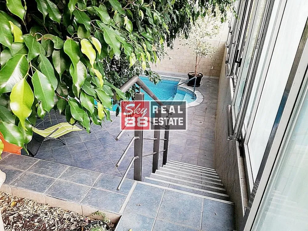 Sale, house, 400m², Voždovac Sve Podlokacije, Beograd