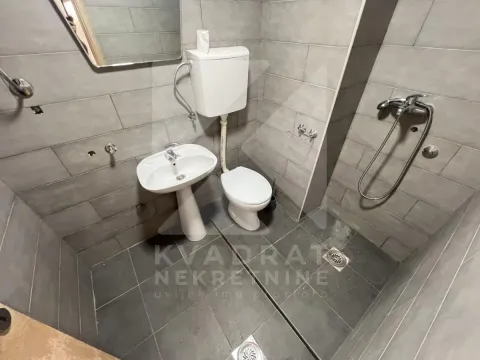 Rent, office space, 47m², Stari Aerodrom, Podgorica - image 2