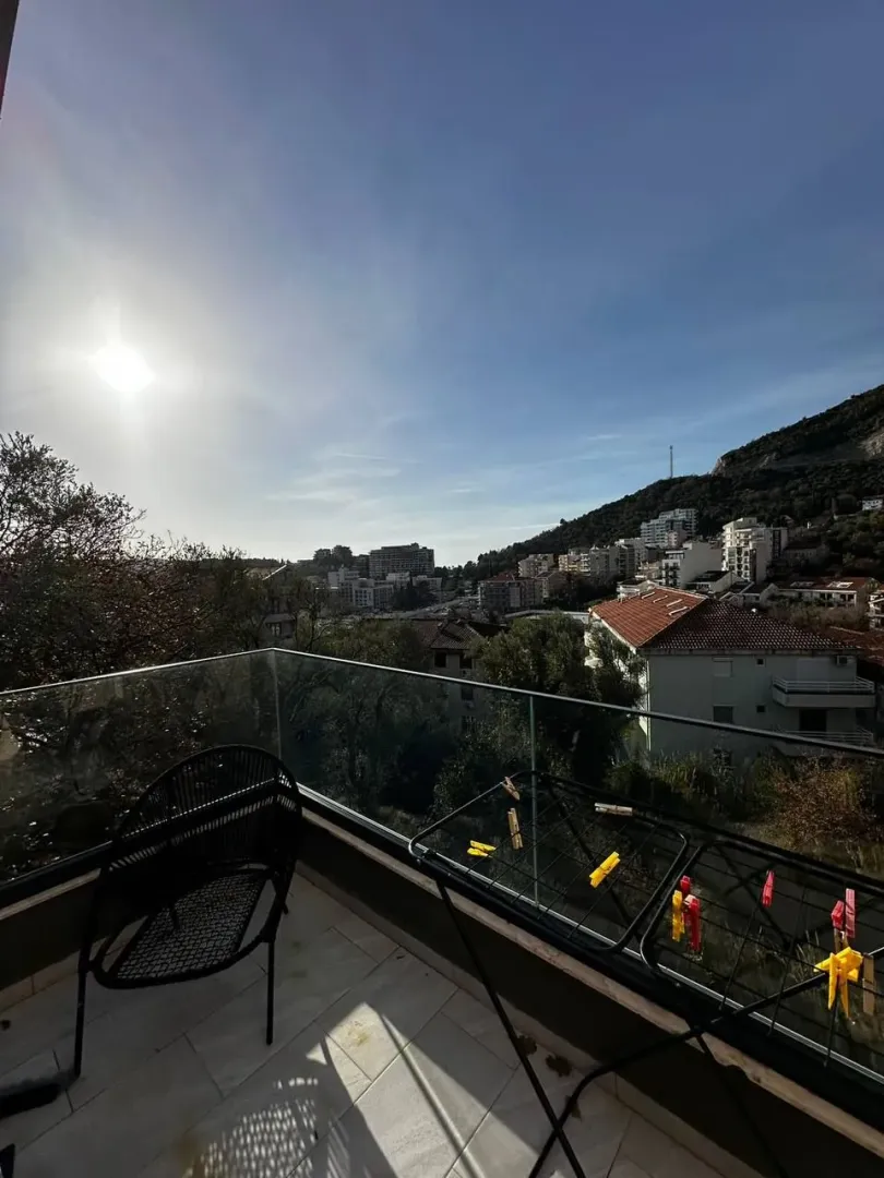 Rent, one bedroom apartment, 46m², Bečići, Budva