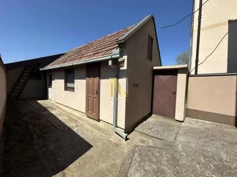 Prodaja, kuća, 175m², Centar, Zrenjanin - image 22