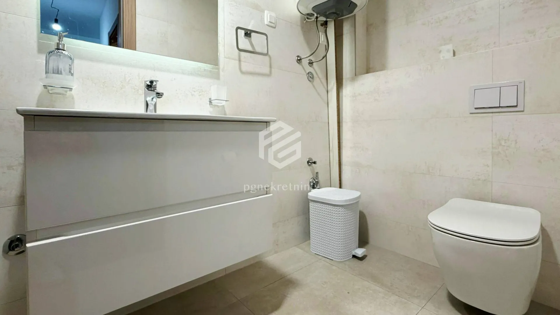 Rent, two bedroom apartment, 70m², Master Kvart, Podgorica