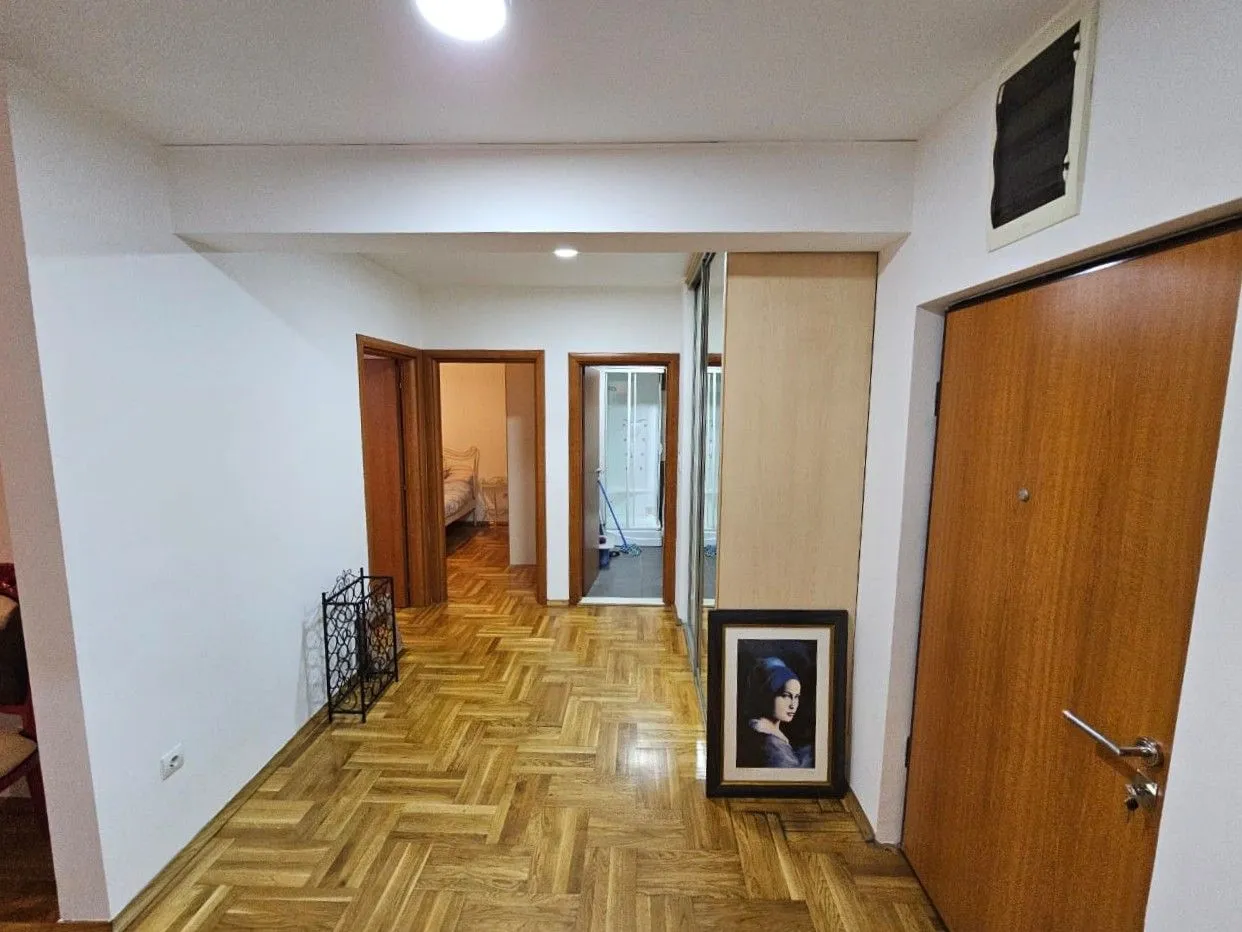 Izdavanje, dvosoban stan, 58m², Preko Morače, Podgorica